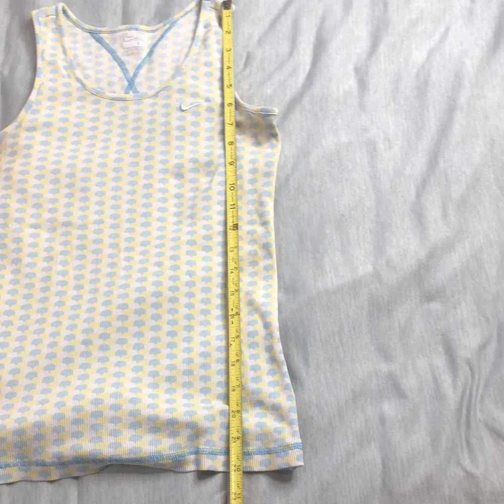 Nike Tank size Large